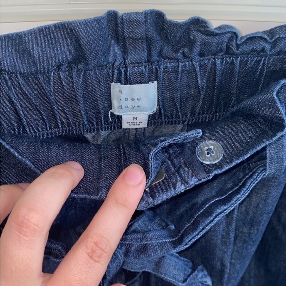 Target Paperbag Shorts - Picture 2 of 2